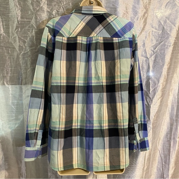 Talbots plaid women’s shirt SZ M, GUC 100% cotton,bust 21” flat, length 27” - Picture 3 of 9